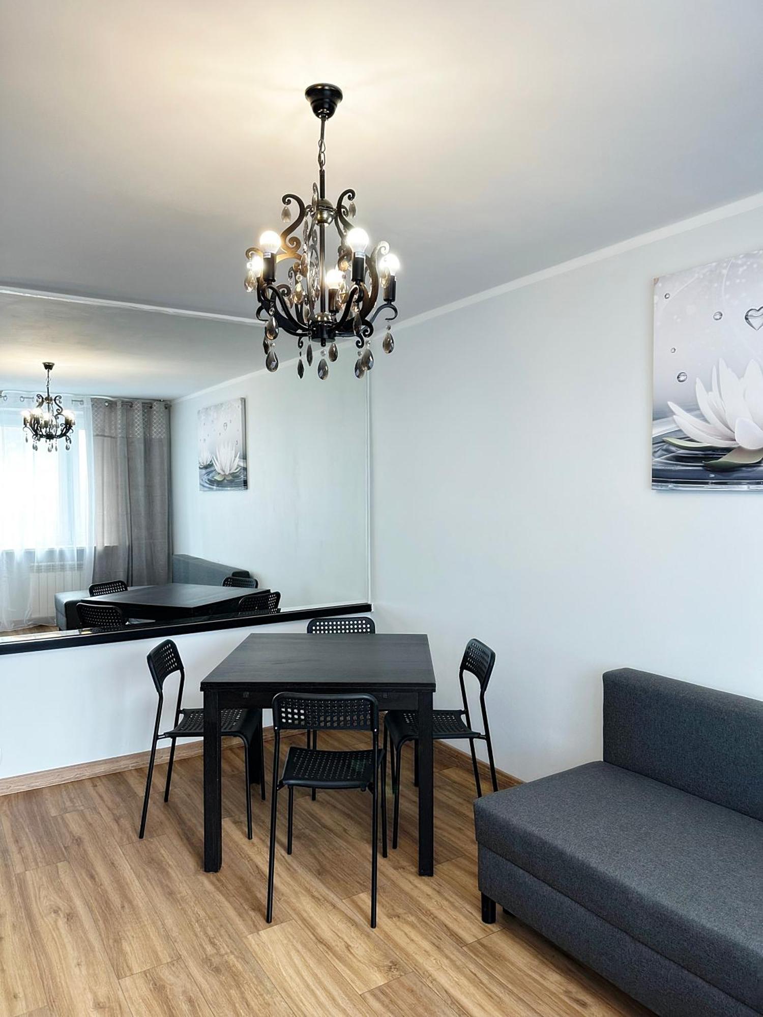 Coser Apartamenty Metro Onz Varsó Kültér fotó